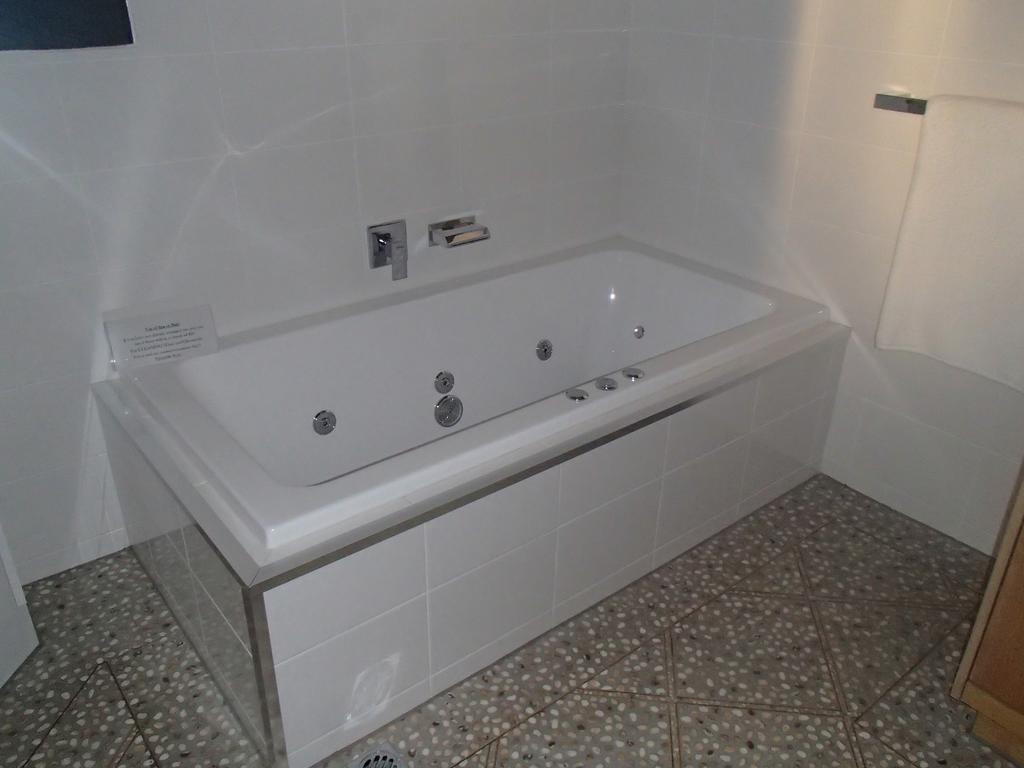 City Colonial Motor Inn Μιλντούρα Δωμάτιο φωτογραφία